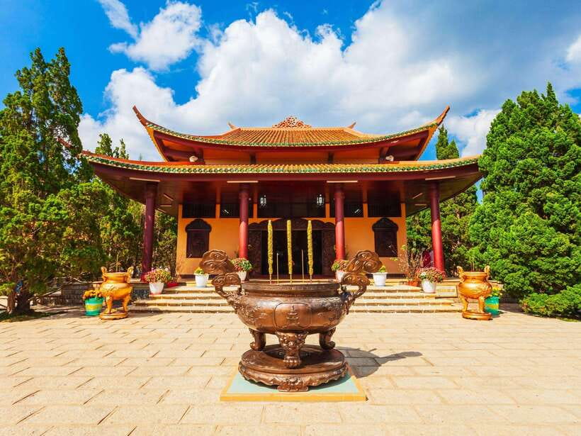Dalat City Tour with Mario Kart, Cable Car, Alpine Coaster.. - Tuyen Lam Lake and Truc Lam Monastery: where the day cools off