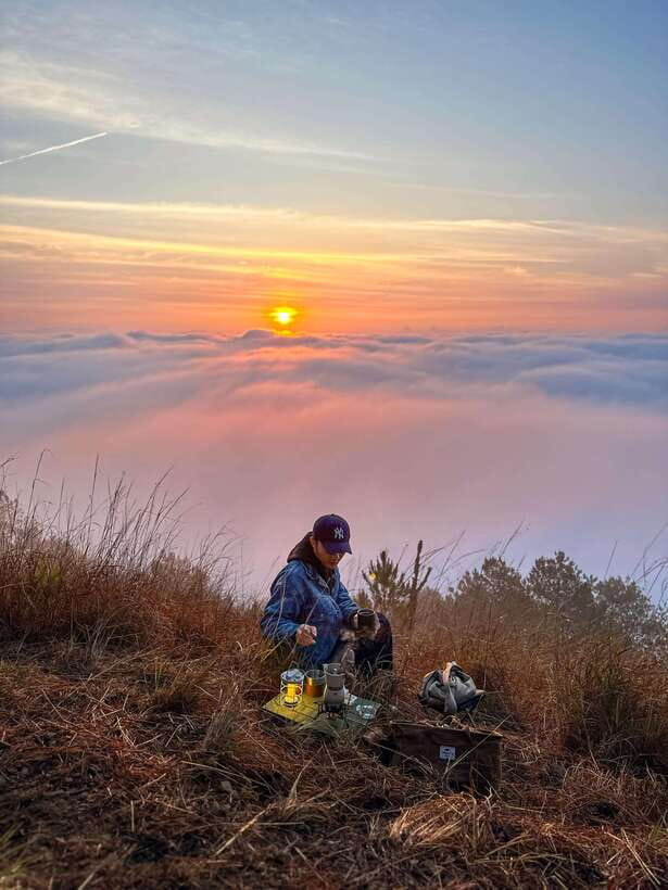 Dalat: Cloud Chasing packaged hike - Sunrise Pickup Included - What to bring (and how to avoid feeling cold and clumsy)