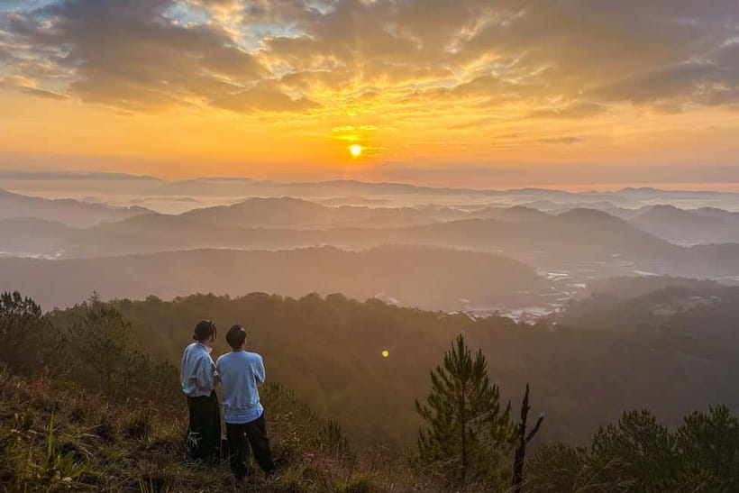 Dalat: Cloud Chasing packaged hike - Sunrise Pickup Included - The mountain pause: toast, Da Lat coffee, and artichoke tea