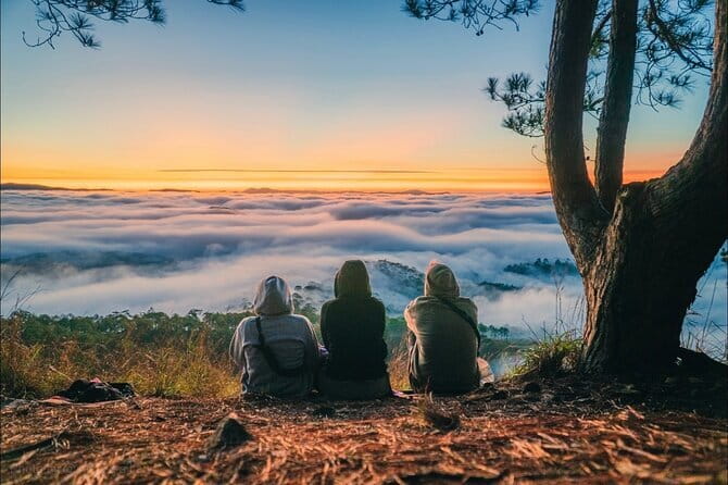 Dalat: Cloud Hunting & Sunrise Trekking to Hon Ho Mountain - Pickup, guides, and the small-group advantage