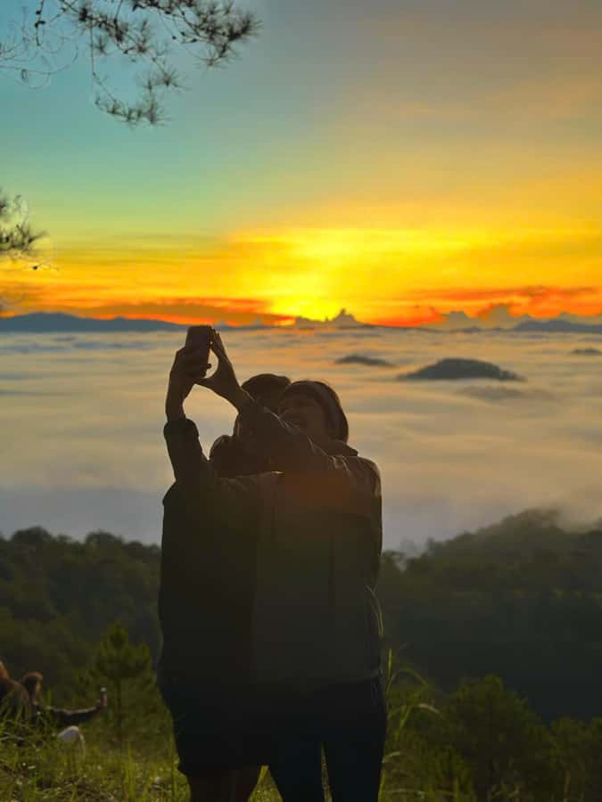 Dalat: Hiking the Mountain to observe the cloud and sunrise - Pickup, timing, and what the first hour actually feels like