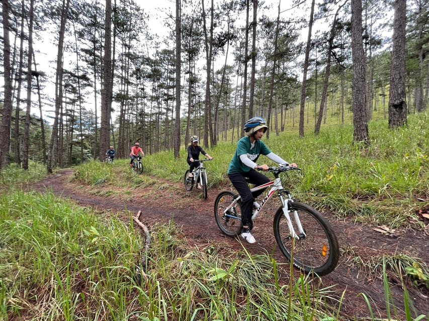 Dalat mountain biking tour - After lunch: more paths, more mountain views, and an off-road ending at Love Valley