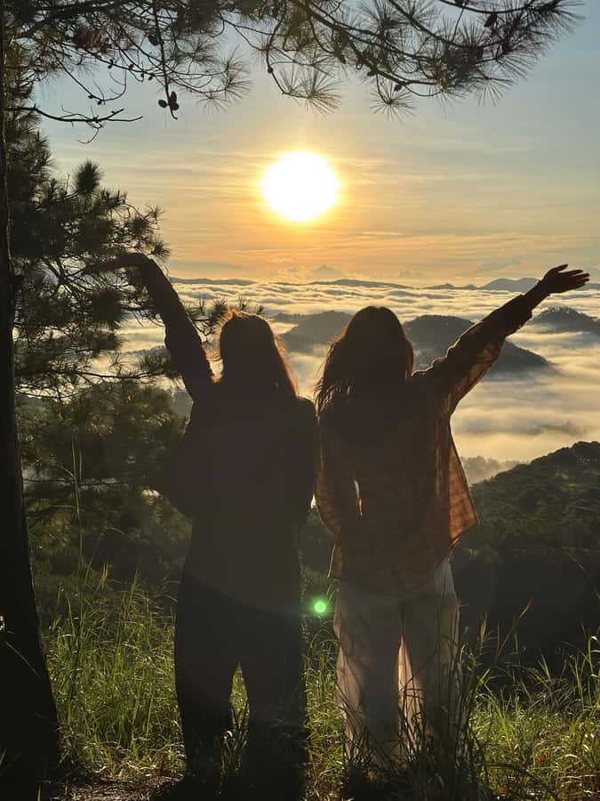 Dalat: Sunrise Trekking and Cloud Hunting experience - Breakfast on the peak: light food, warm drinks, and a real reason to stay