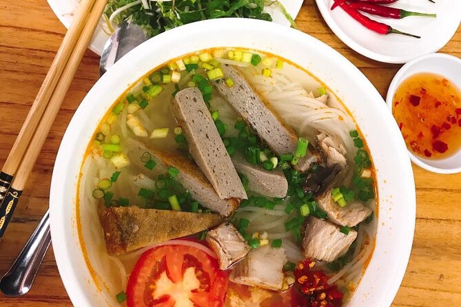 DaNang Night Foodie Tour-Sighseeing with Aodai Lady Rider Private - Guides and English Support: Why Communication Makes the Difference