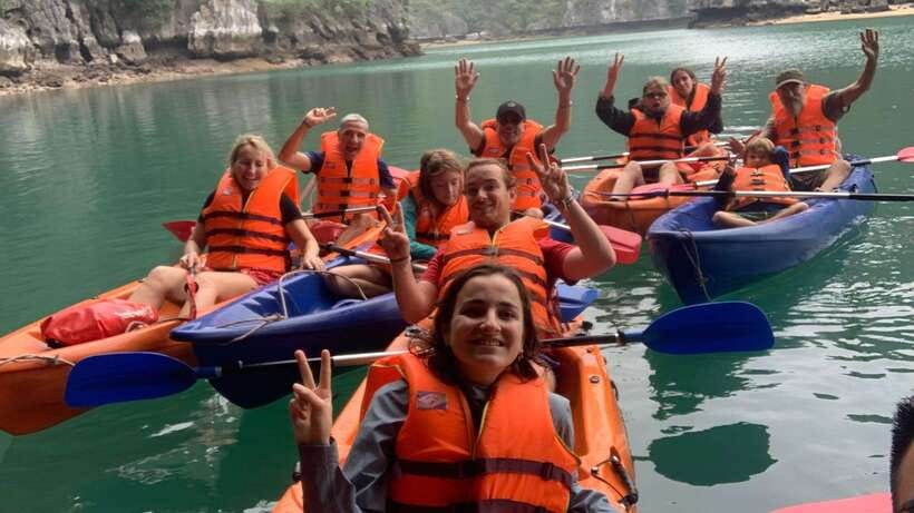 Đảo Cát Bà : 1Day Kayaking,Swimming,Cycling,Snorkeling,Lunch - Floating Fishing Village and Lan Ha islets: the scenery you’ll remember