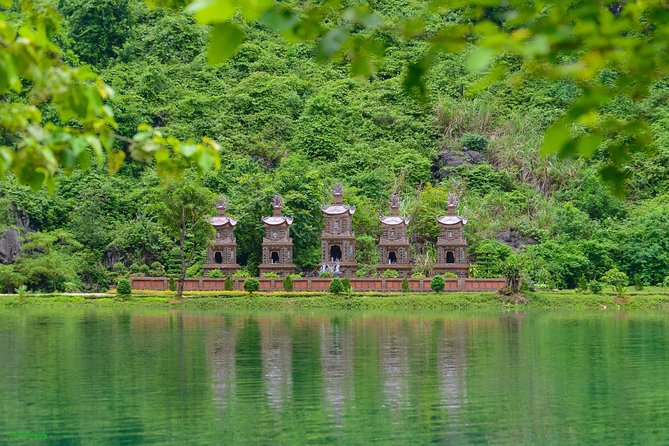 Day tours from Hanoi city (PRIVATE TOUR) - Hoa Lu temples of the Dinh & Le Dynasties in under an hour