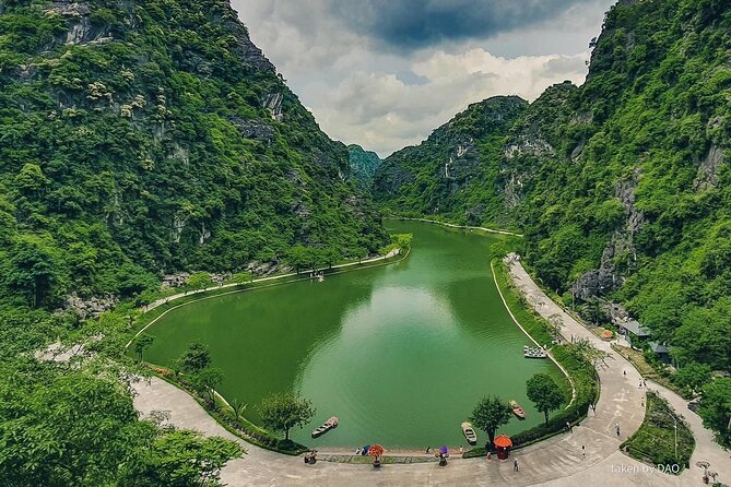 Day Trip from Hanoi to Ninh Binh Hoa Lu, Trang An, and Mua Cave - Mua Cave and the 500 steps: the viewpoint payoff