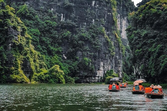 Day Trip from Hanoi to Ninh Binh Hoa Lu, Trang An, and Mua Cave - Hanoi pickup and the highway run: what “10–12 hours” really means