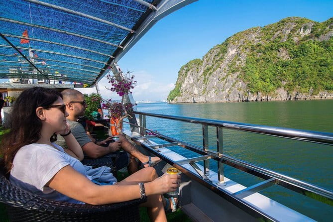 Day Trip - Luxury Experience in Ha Long Bay by Saquila Yacht - The Bay Harmony performance and onboard art/music