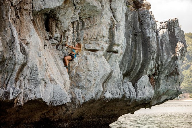 Deep Water Solo - Why Lan Ha Bay turns climbing into a tide-powered adventure