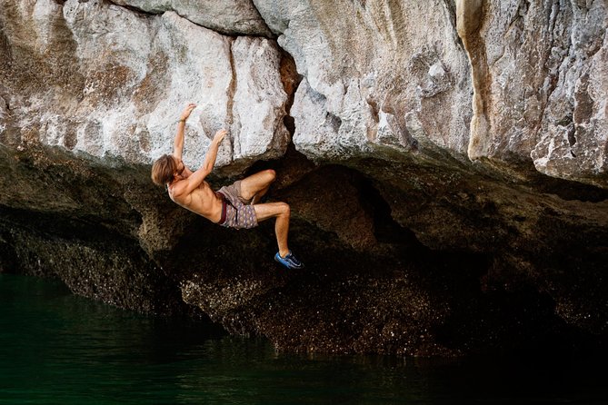 Deep Water Solo - How guides help you climb safely without killing the fun
