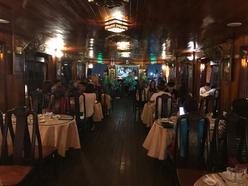 Deluxe Dining Cruise by DeluxeGroupTours - Buffet dinner onboard: what you’re really buying