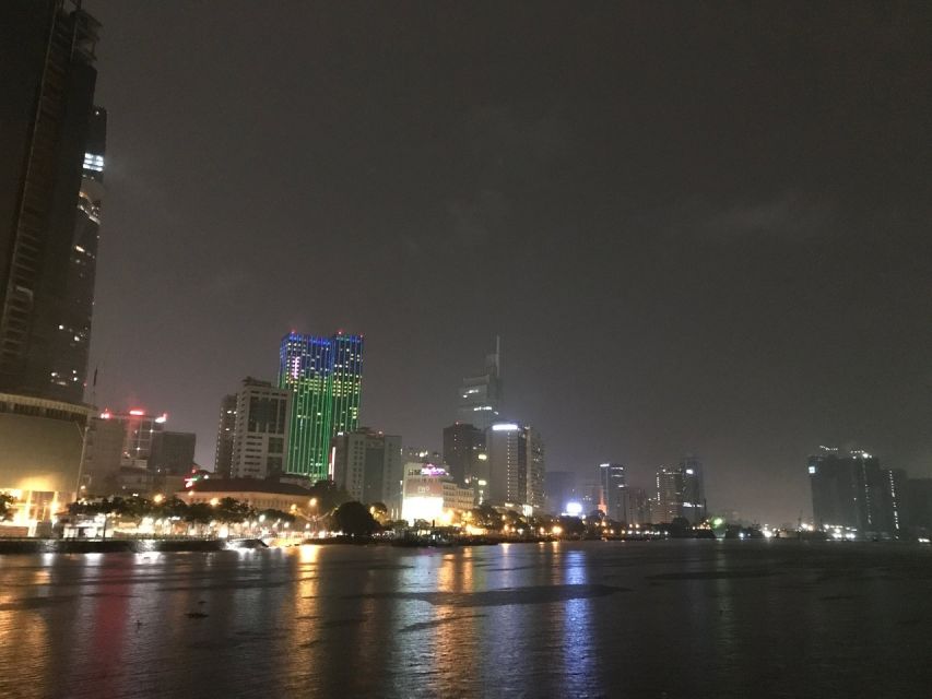Deluxe Dining Cruise by DeluxeGroupTours - The 90-minute cruise and Saigon’s best sights from the water