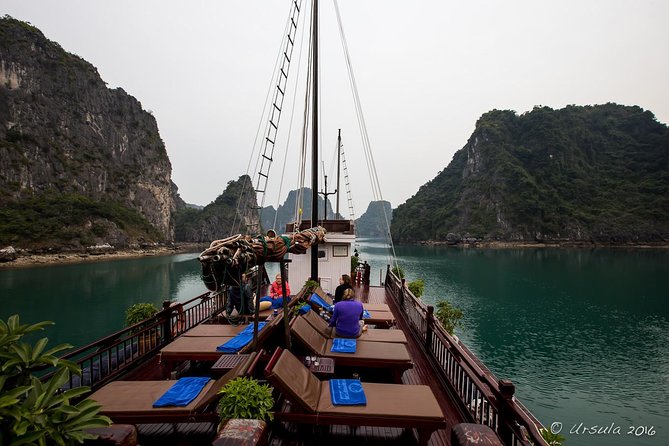 Deluxe Halong Bay 6 Hours Cruise To Visit Surprising Cave And Titop Island - Seafood lunch on board: views, timing, and what is actually included