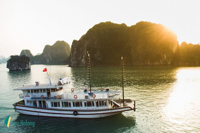 DELUXE Halong Bay Day Tour From Hanoi, Daily Operated 2024 - 2025 - Boat comfort versus the photo problem: how to avoid disappointment
