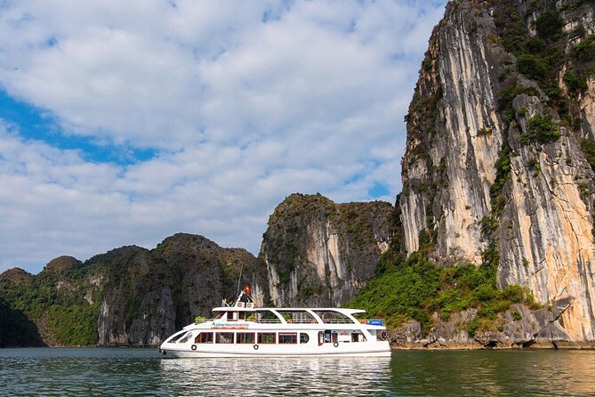 DELUXE Halong Cruise 1 Day Tour From Hanoi - Daily Operated - Getting to the bay: pickup points and transport that shape your comfort