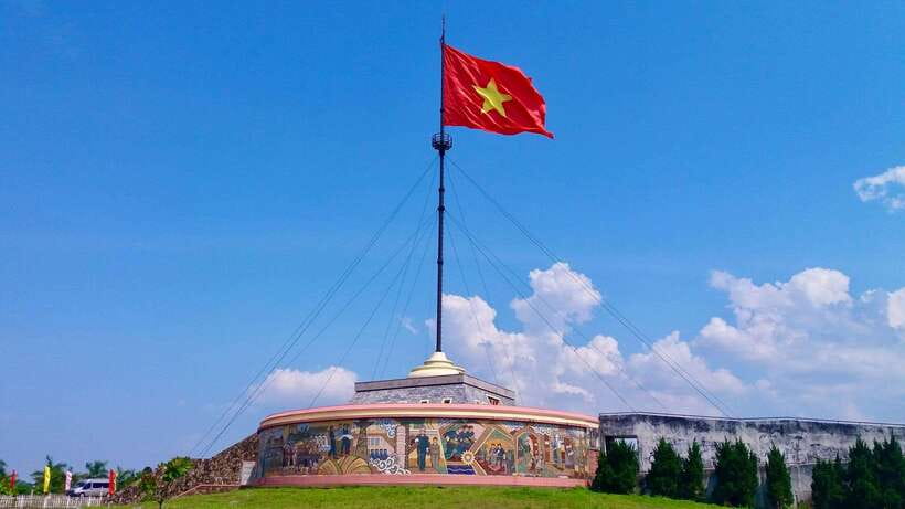 DMZ Half-Day Tour from Hue: Vinh Moc Tunnels - Hien Luong Bridge: Peace and a Real Border Line