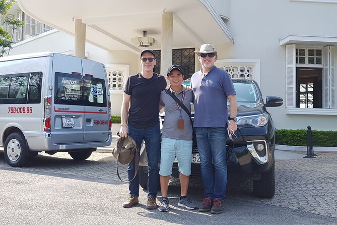 Dong Hoi To Da Nang By Private Car With Pro Driver - Hien Luong Bridge: a meaningful stop with easy photo time