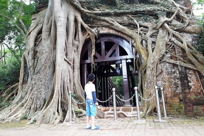 Duong Lam Ancient Village Private Tour: Ancient Vestage, Fortress - Stop 1: Thành Cổ Sơn Tây and its Vauban-style fortress design