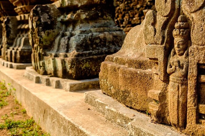 Early Morning My Son Sanctuary Trip w. Champa Food & Coffee - The guide experience: storytelling and photo help