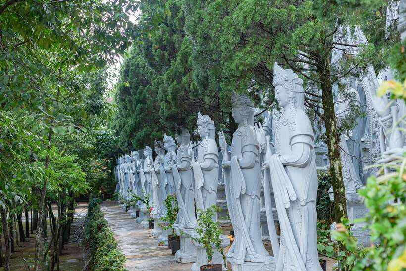 Easy Rider - Motorcycle Tour - Dalat Countryside Day Tour - Me Linh Coffee Garden: weasel coffee, rice wine, and silk craft