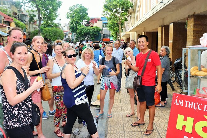 Eat Like a Local: Hanoi Street Food Adventure - Dong Xuan Market: The Perfect Start Line for Hungry Ears and Eyes