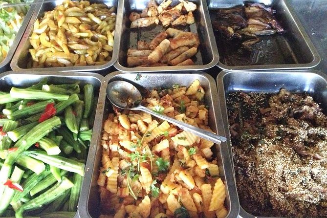 Experience Street Local Food Tour Hoi An - The most praised part: guides who make the ordering easy