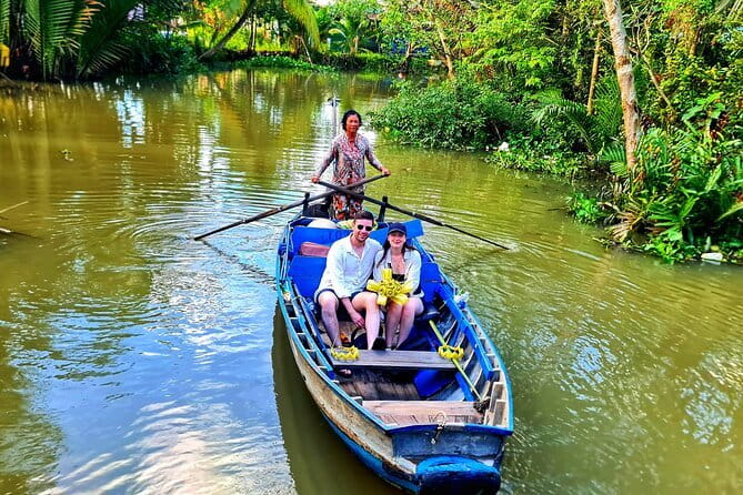 Explore Floating Market with Local People - Muoi Cuong Cocoa Farm: the chocolate-making process you can see