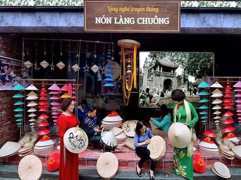 Explore Hanoi Incense Village Tour & Traditional Crafts - Ha Thai Village lacquer work (full day): meeting an artisan at his space