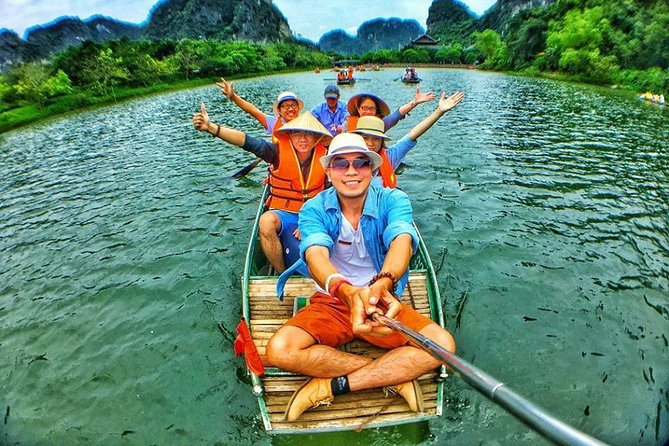 Exploring Bai Dinh Pagoda -Trang An -Mua Cave with Buffet Lunch 1 Day From Hanoi - Morning departure from Hanoi Old Quarter: timing and comfort