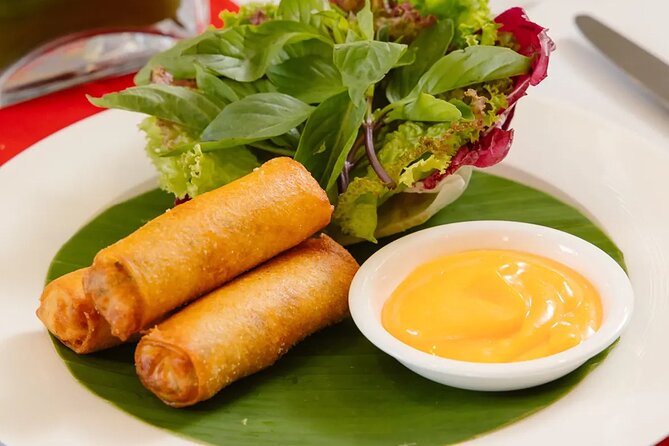Exploring Ben Thanh Princess Dining Cruise in Ho Chi Minh - Live Band or Magic Show: Included Entertainment That Sets the Tone