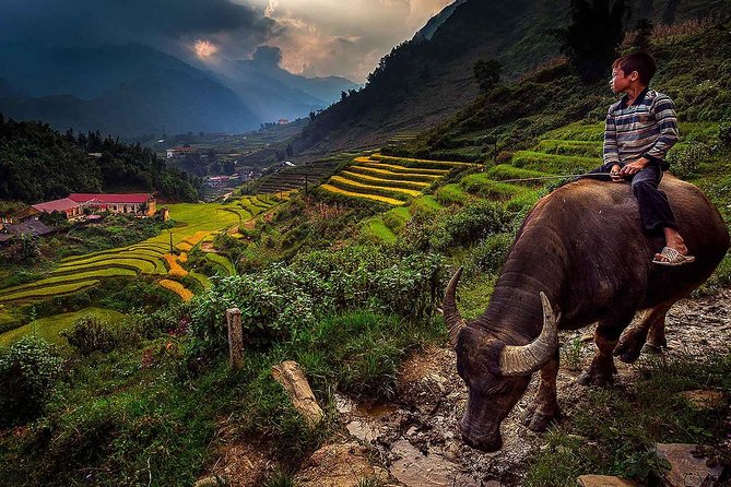 Fansipan Peak And Cat Cat Village In 2D1N From Hanoi - Cat Cat Village: the classic Sapa rhythm, with a real lunch
