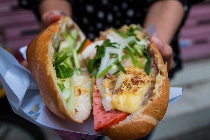 Female Rider | Street Food & Sightseeing By Motorbike - Stop 1: getting your bearings on HCMC streets (and eating while moving)