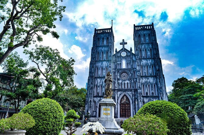 Flavors of Hanoi A Jeep Tour for Food Lovers - Bún Chả Hương Liên Since 1925: The Lunch Stop That Becomes the Memory