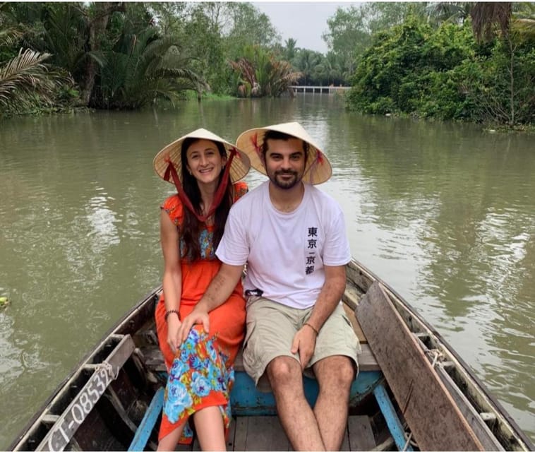 floating market boat trip everyday - Fruit garden and cocoa/chocolate with an old tool