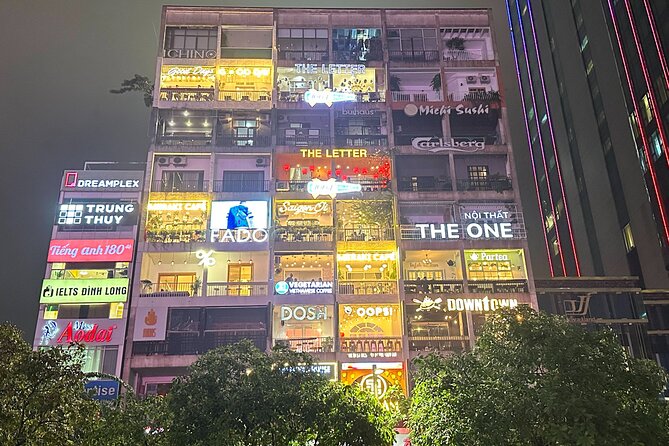 [Free E-sim] Evening Walking Tour in Saigon - Starting at Bitexco: a simple meeting plan that saves time
