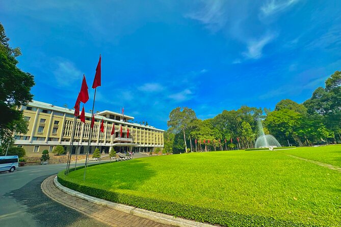 [Free E-sim] Half Day Guided Tour in Ho Chi Minh City - Stop 2: Saigon Notre Dame Cathedral—15 minutes for angles that work
