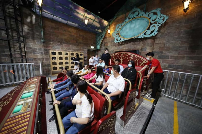 From Da Nang: Golden Bridge Ba Na Hills Full-Day Group Tour - Hotel Pickup, Coach Ride, and the Cable Car Ascent