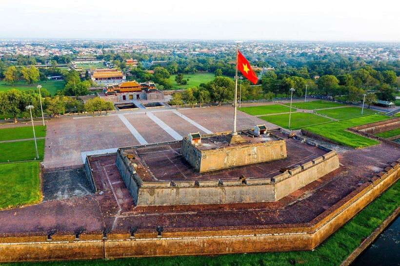 From Da Nang/Hoi An: Hai Van Pass & Hue Imperial City Deluxe - Guide quality matters: what stands out