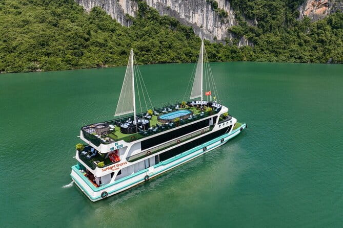 From Hanoi: 1-Day Halong 5-Star Cruises with Big & Small Groups - Food and onboard vibe: seafood lunch, lounge time, and realistic drink expectations