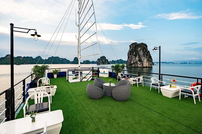 From Hanoi: 1-Day Halong 5-Star Cruises with Big & Small Groups - Getting from Hanoi to Tuan Chau: bus comfort and timing
