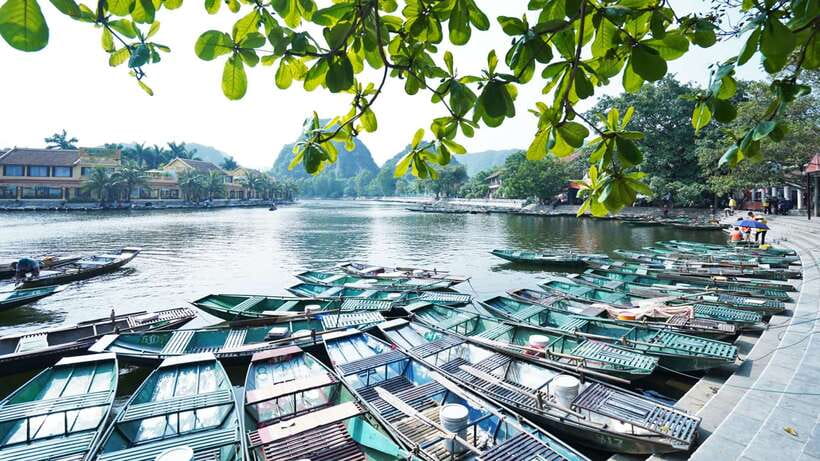 From Hanoi: 1-Day Ninh Binh Highlights Tour with Lunch - Mua Cave and Ngoa Long mountain: short hike, big viewpoint payoff