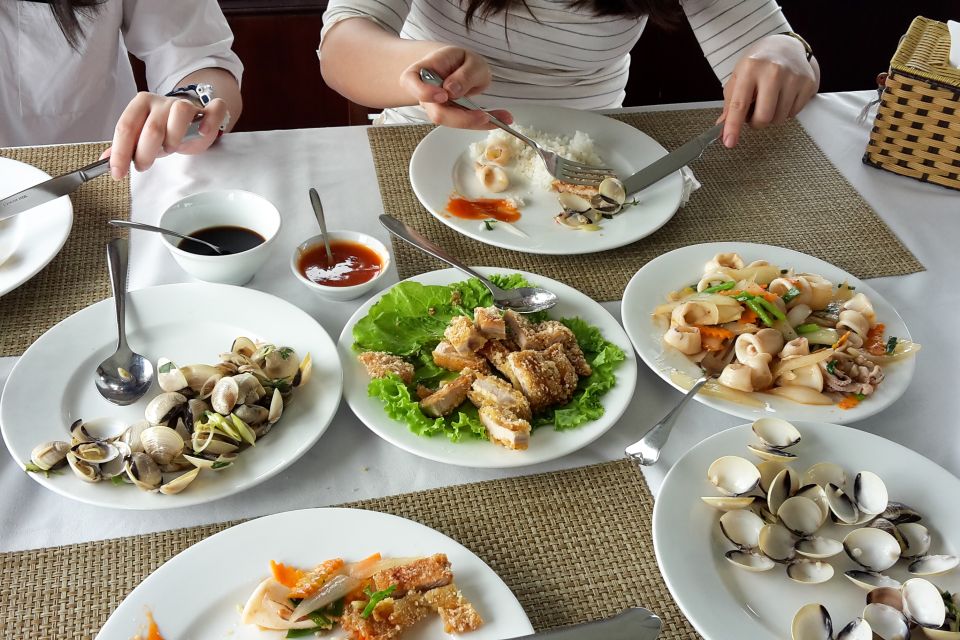 From Hanoi: 2-Day & 1 Night Halong Bay Tour - Luon Cave on emerald water: kayak vs. bamboo boat reality