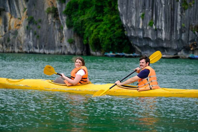 From Hanoi: 2-Day Halong Sapphire Cruise with Balcony Cabin - Food and onboard vibe: chef-led meals plus a guide who keeps things moving