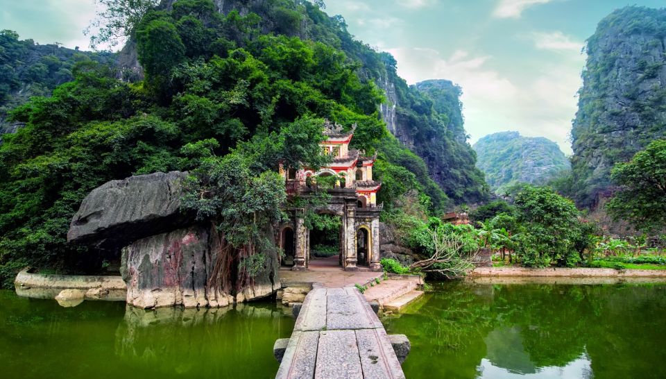 From Hanoi: 2-Day Ninh Binh Tour with Accommodation & Meals - Food and hotel setup: what you get for your money