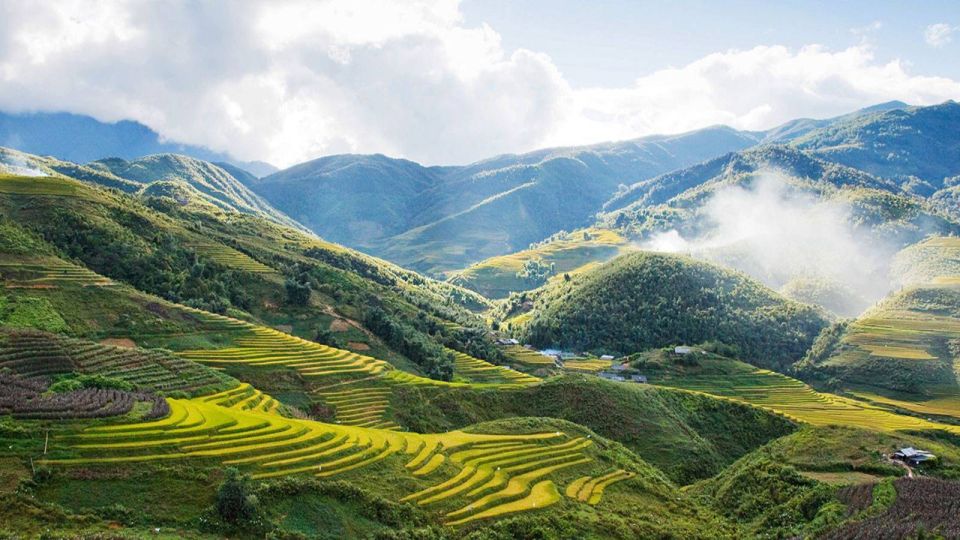 From Hanoi: 2-Day Overnight Sapa Tour by Limousine - From Hanoi to Sapa: pickup timing and the road reality