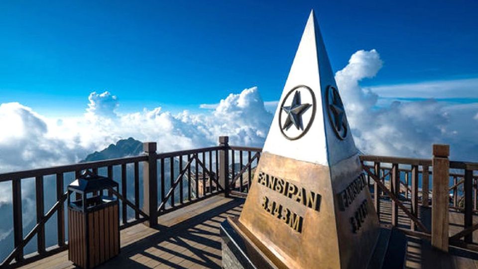 From Hanoi: 2-Day Sapa Limo Bus Tour & Fansipan Peak Visit - Day 1 from Hanoi to Sapa: breaks en route, lunch in town, then Lao Chai Ta Van