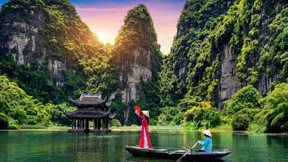 From Hanoi: 3-Day Luxury Tour Ninh Binh & Ha Long Bay Cruise - Hanoi-to-the-Water Route: Why This 3-Day Plan Works