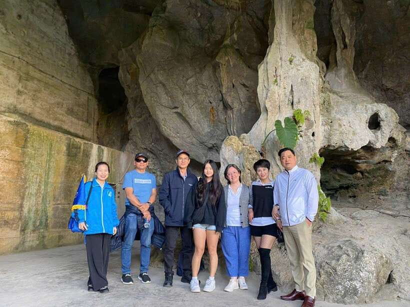 From Hanoi: 3 Day Ninh Binh & Ha Long-Lan Ha 5 Star Cruise - Day 3: Hoa Lu Cycling, Trang An Tunnels (About 2 Hours), and the Mua Cave Climb