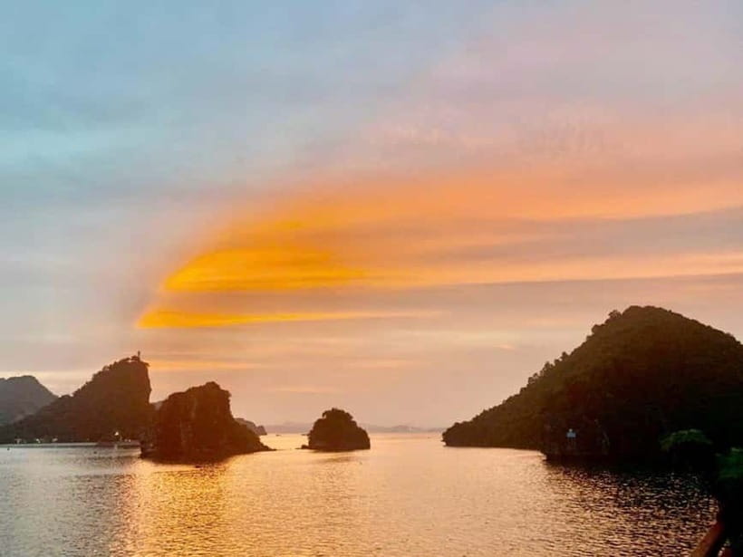 From Hanoi : 4-day Ninh Binh-Halong Bay Cruise with Balcony - Special touches: birthdays, honeymoon setups, and communication